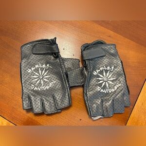 Harley Davidson 1/2 gloves Leather Women’s Riding Gloves M - Like New